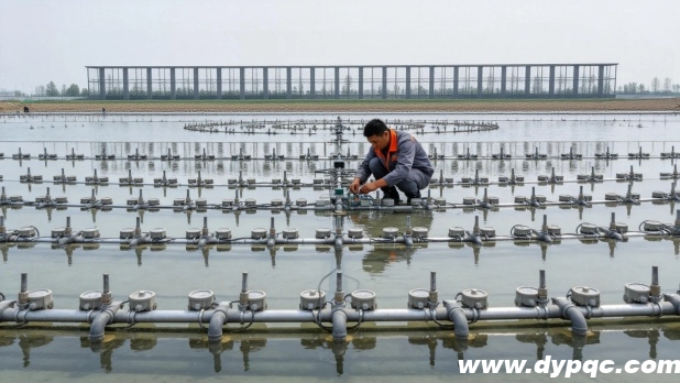 喷泉水秀施工现场充满秩序感的设备排布